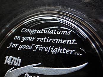 NސȆ蕨p̃KXDM̒ʂɒAuCongratulations on your retirement. For good firefighter. ṽN[YAbv摜